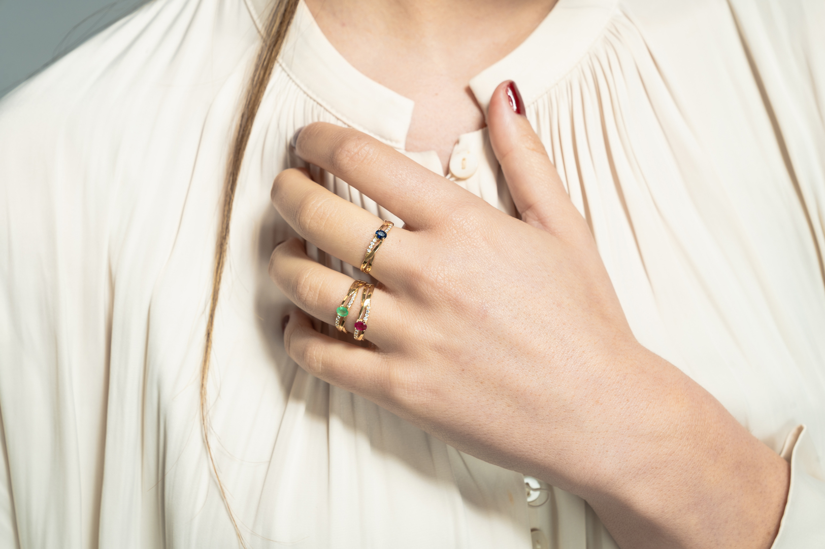Anillo de mujer circonitas y esmeralda oro 2 Anillo de mujer circonitas y esmeralda oro - Imagen 2