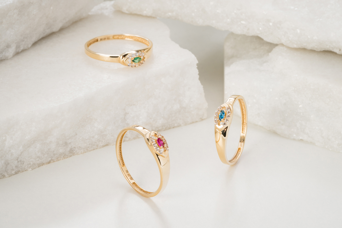 Anillo de mujer con circonitas y piedra de color oro 3 Anillo de mujer con circonitas y piedra de color oro - Imagen 3